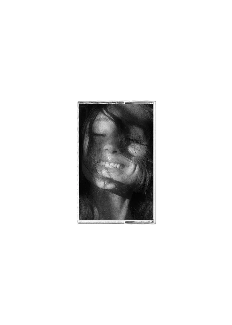 Ariana Grande – petal (Cassette Ice White)