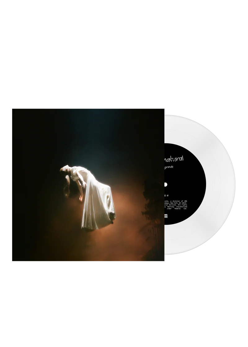 Vinilo de 7 pulgadas de Ariana Grande, Supernatural / Intro del fin del mundo, en estilo mockup.