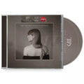 Álbum CD de Taylor Swift, The Tortured Poets Department: The Anthology, en una funda con arte y título visible.