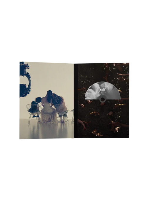 Ariana Grande - Petal tour edition zine