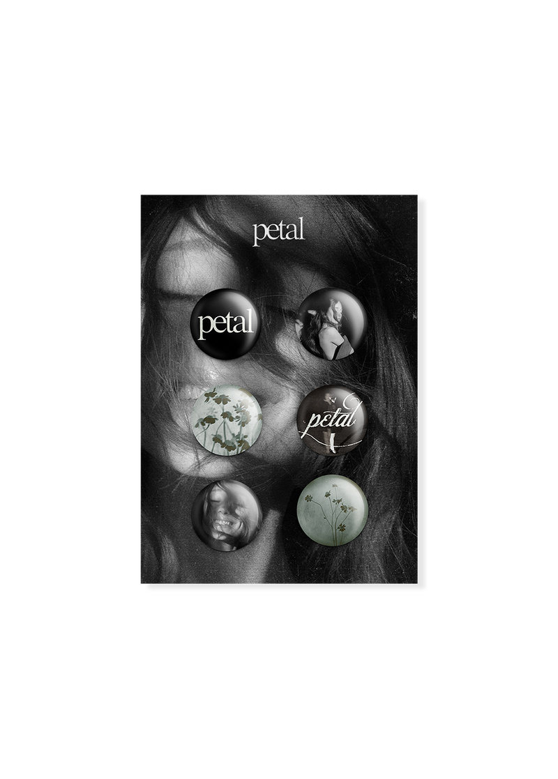 Ariana Grande – petal Buttons (Set)